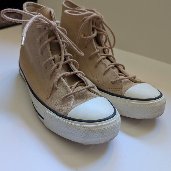 Great cond. Converse Chuck Taylor All Star Mono Suede high-tops tan Women size 7 - Picture 3 of 12